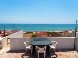 Blife Troya private rooms at Faro beach