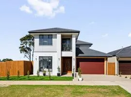 Spacious 5BDR Family Haven in Melbourne