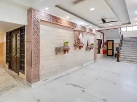 HOTEL O 4 SQUARE A LUXURY ROOMS NEAR RDC MAIN MARKET