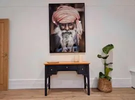 Elegant 2-Bed Flat in Shenfield