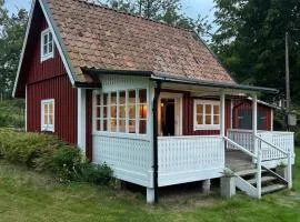 Forrest cottage by the lake