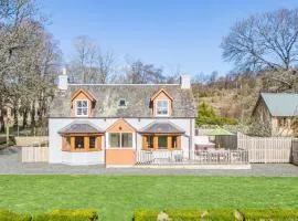 Gardener’s Cottage with Hot Tub