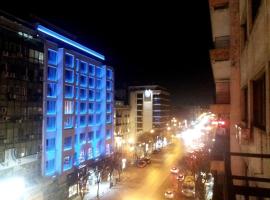 Restored, immaculate condo @ historic center #1, Hotel in Thessaloniki