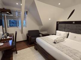 Ado Hotel, hotel em Busia