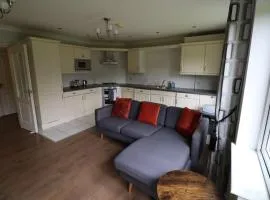 Bracknell 2 Bed Apartment with Parking