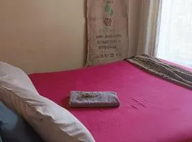 Bushman Spoor Backpackers