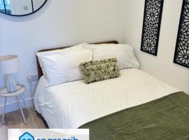 Modern & Cozy Studio Apartment in Andover – hotel w mieście Andover