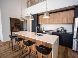 402 - The Penthouse Luxury Condo - View and Pool，位于拜圣保罗的豪华酒店