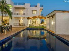 EKO STAY - Octagon Farms Villa, hotel v mestu Lonavala