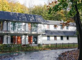 Green Resort Limburg, hotel v mestu Aan de Wolfsberg