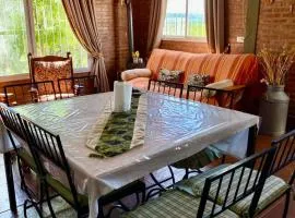 CASA MUNAY con piscina y parking