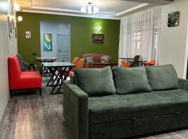 Friends – hotel w mieście Osz