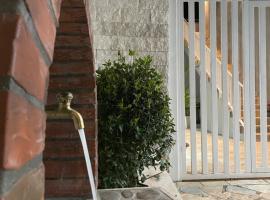 Kremelo Hotel, hotel in Berat