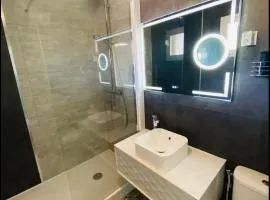 Studio élégant avec balcon à 5 min de Honfleur parking et piscine