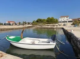 Pansion Danilo by the sea