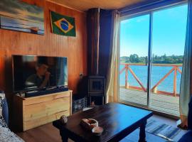 Oceanfront cabin in Calbuco, Isla Patagonia, hotel 