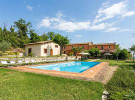 Stunning Apartment In Frazione Marcellano, hotel din Marcellano