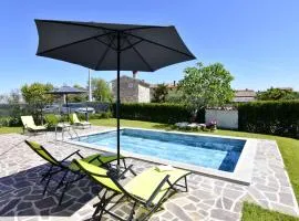 Relaxing holiday home with shared pool