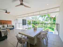 BIG Beach House Tranquility, hotel a Kewarra Beach