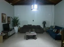 Casa na natureza com estacionamento no Rio Tavares