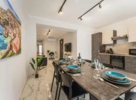 NEW - Only Suites Unit 4 Modern 2-Bedroom apartment with common heated Jacuzzi by SF Homes