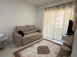 Apartamento Elegante 2 Quartos, hotel in Balneário Camboriú