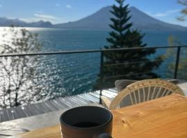 Brillo Mio Lodge Atitlan, hotel a Tzununá