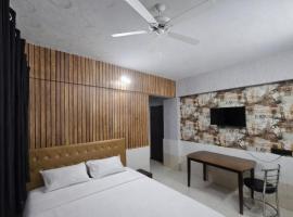 Thane में, होटल Luxurious Private Room in thane only for Male