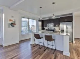 Stylish Seaport Apartment Near Waterfront Dining & Downtown