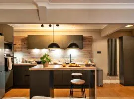 Finest Retreats - Cheltenham Residence