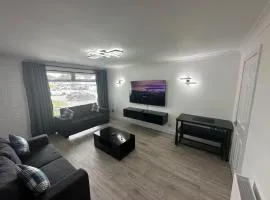 Family - Garden - Parking - WiFi - Sleeps 5