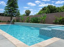 Cypress Villa Disneyland 8 Bedroom 4Bath Pool Game, hotel in Anaheim