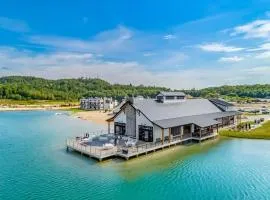 The Owl's Nest Retreat at North Lake