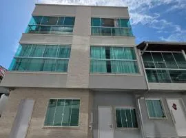 Flat Rota do Sol Bombinhas Centro 100 metros da praia - sem cozinha