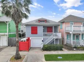 Tide of Your Life Beach Cottage Walk to Beach and Seawall