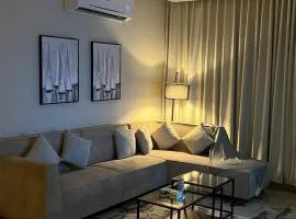 شقة فاخرة بغرفتين نوم وصالة