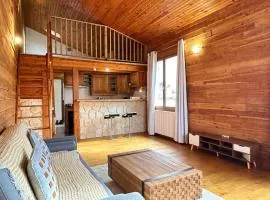 Duplex Chalet style private yard 150m to RER