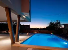 Luxury Villa Lanterna heated pool jacuzzi