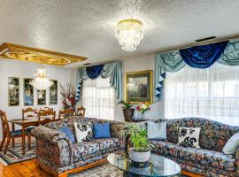 Shop, Golf and Explore Family Home in Chesapeake!, hotel in Mears Corner