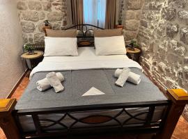 Viesnīca Little Bay Apartments Kotorā