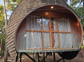 Ashoka Theeram Lake View Resort Varkala, hotel a Varkala