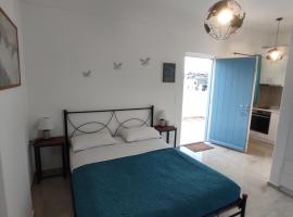 Kallista Sunlit Studio, hotel i Parasporos