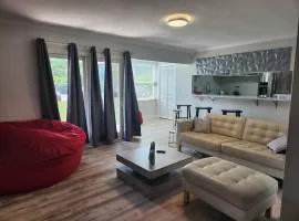 180 Two Bed Two Bath 3 Pools