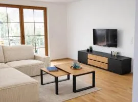 MaMa-Apartments - Haus Martina im Herzen der Rhön - 3 einzelbuchbare moderne Wohnungen für 2-8 Personen, Terrasse, Balkon, Garten, Ski und E-Bike Keller, Lounge, freies Wlan, familienfreundlich