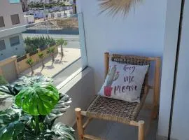 blue perl appt luxury Netflix services pool 2 min from beach