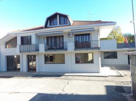 Oleggio Home, hotel em Oleggio