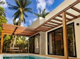 Casa Celesta - New Private Saltwater Pool Villa with 2 Ensuite BR, Full Kitchen, Sunken Lounge & Shaded Terrace