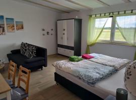 Apartment Nette Wohnung in Großsteinberg mit Grill und Terrasse by Interhome, hotel a Pomssen