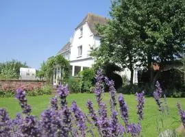 Apartment Wohnung in Gießelrade mit Großem Garten by Interhome