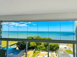 Frente Mar, 4 Quartos, Clube Completo, Monitoramento 24H